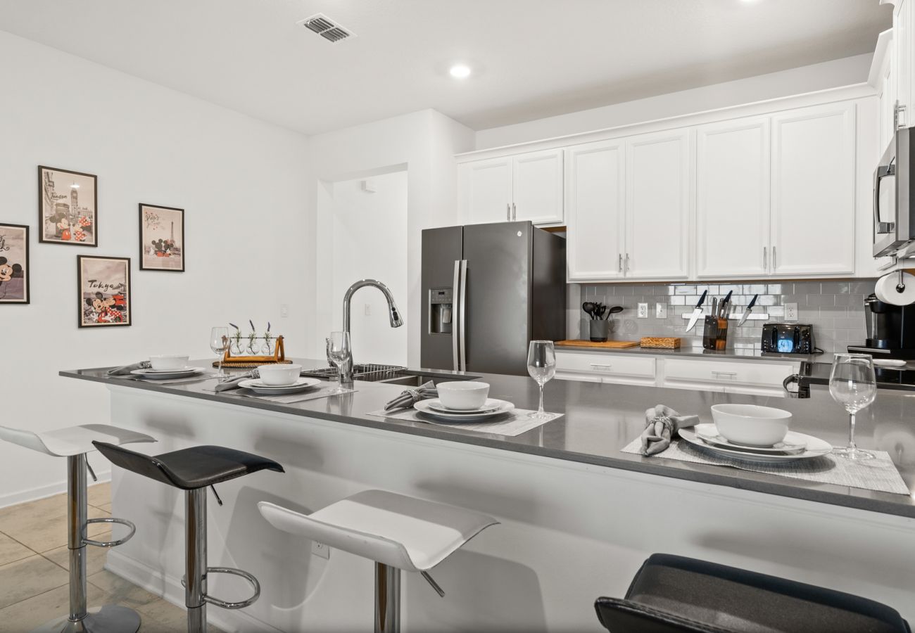 Apartment in Davenport - Stylish Condo 3Beds/2Baths/18Min from Disney