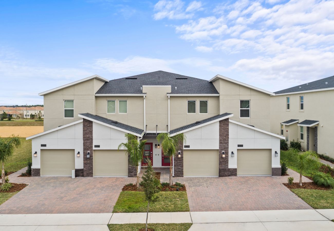 Apartment in Davenport - Stylish Condo 3Beds/2Baths/18Min from Disney