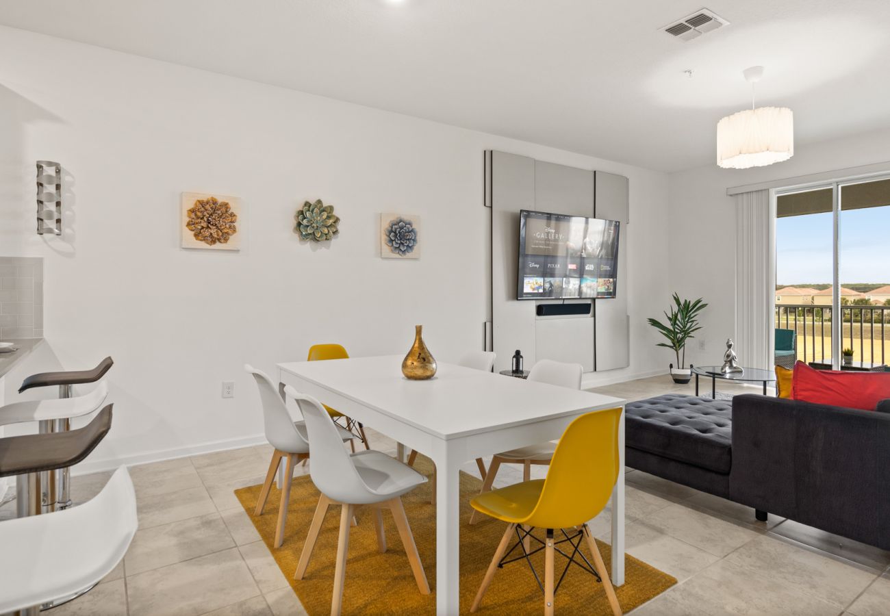 Apartment in Davenport - Stylish Condo 3Beds/2Baths/18Min from Disney