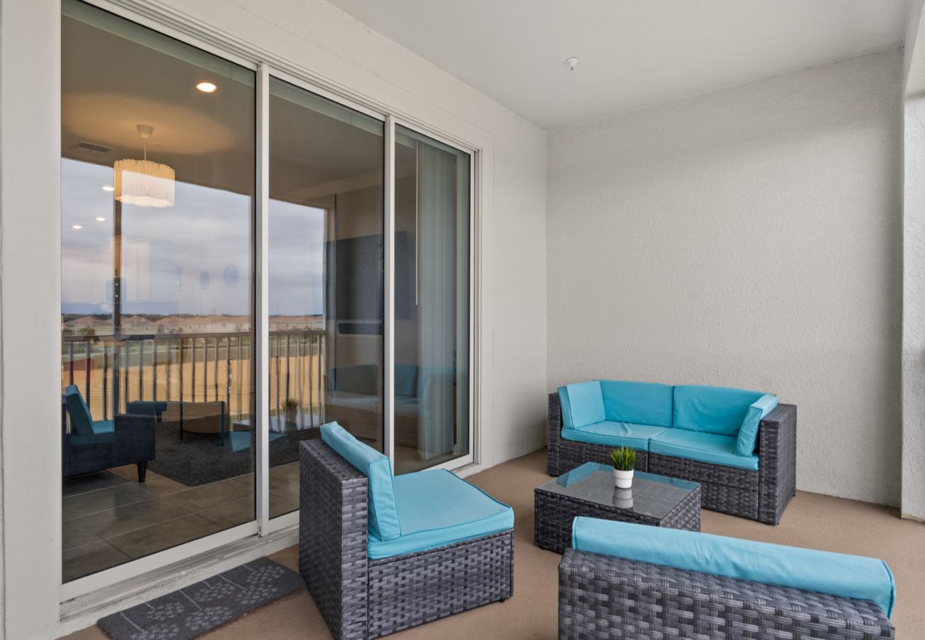Apartment in Davenport - Stylish Condo 3Beds/2Baths/18Min from Disney