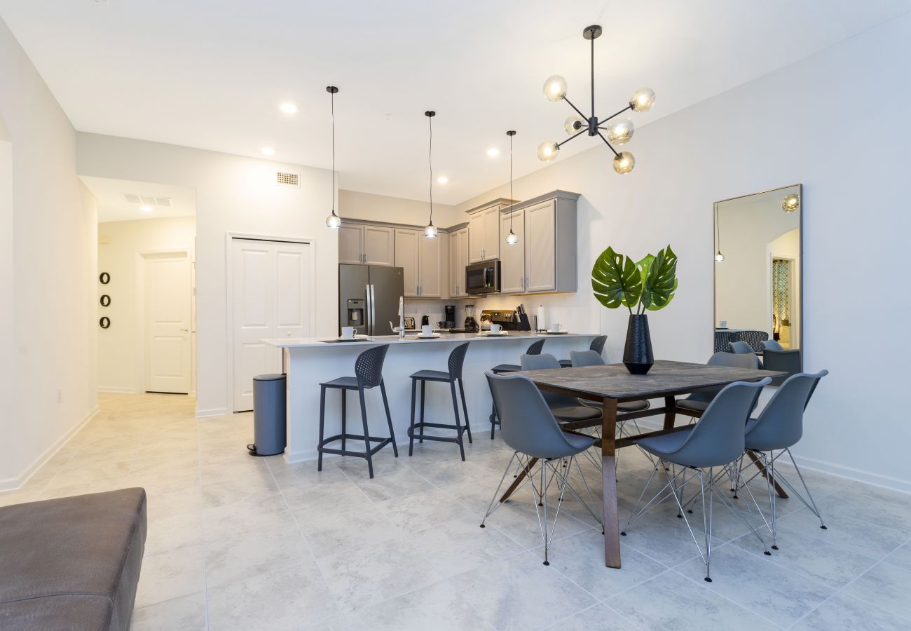 Apartment in Davenport - Sweet Condo 2Beds/2Baths/18Min Disney
