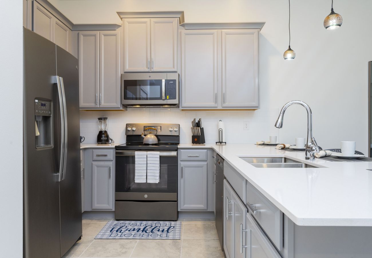 Apartment in Davenport - Sweet Condo 2Beds/2Baths/18Min Disney