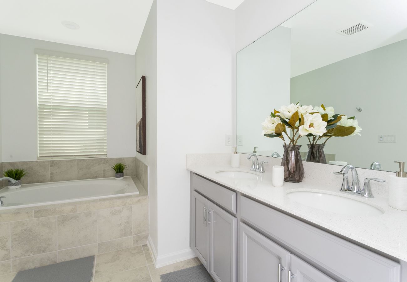Apartment in Davenport - Sweet Condo 2Beds/2Baths/18Min Disney