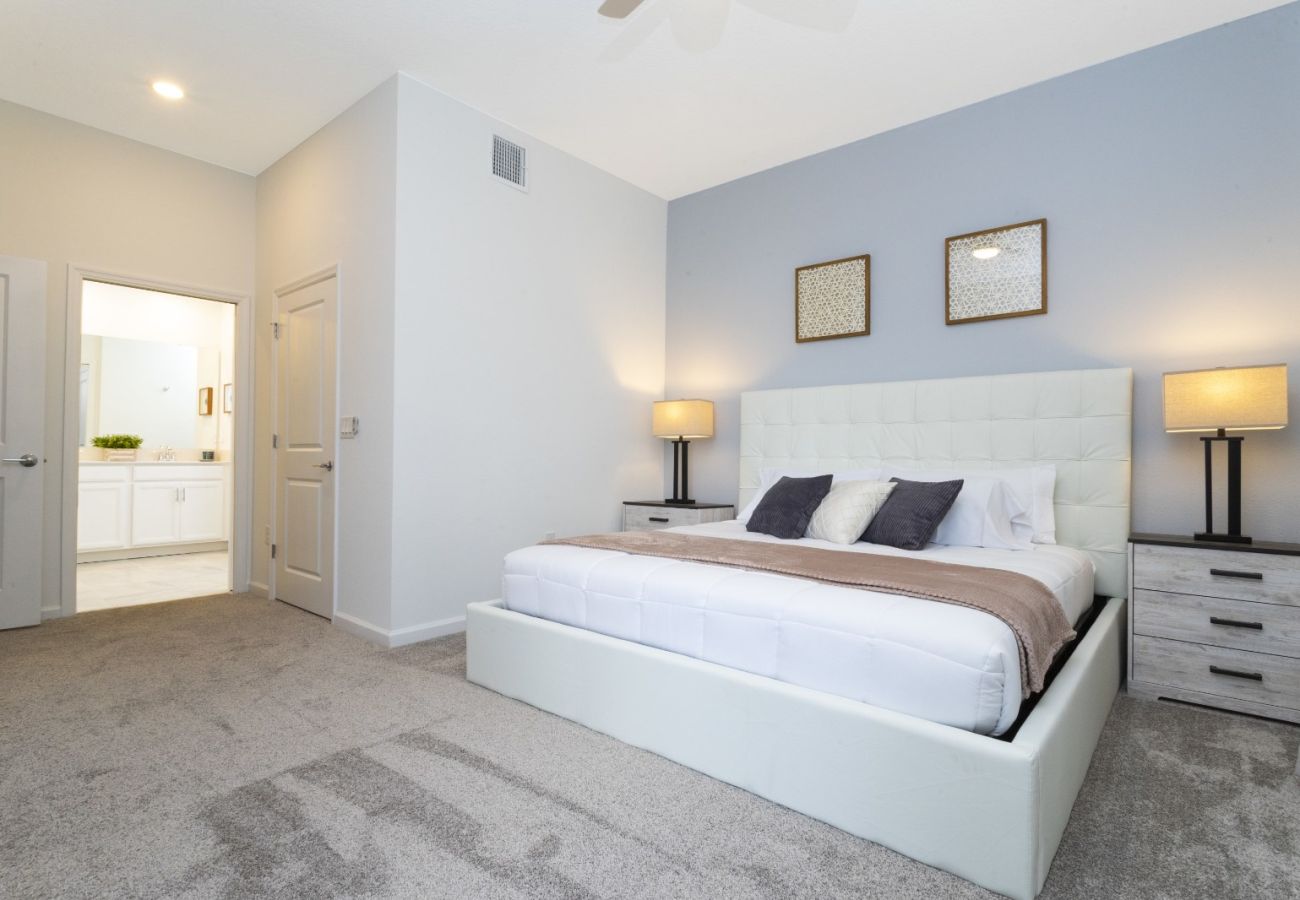 Apartment in Davenport - Beautiful Condo 2Beds/2Baths/18Min Disney