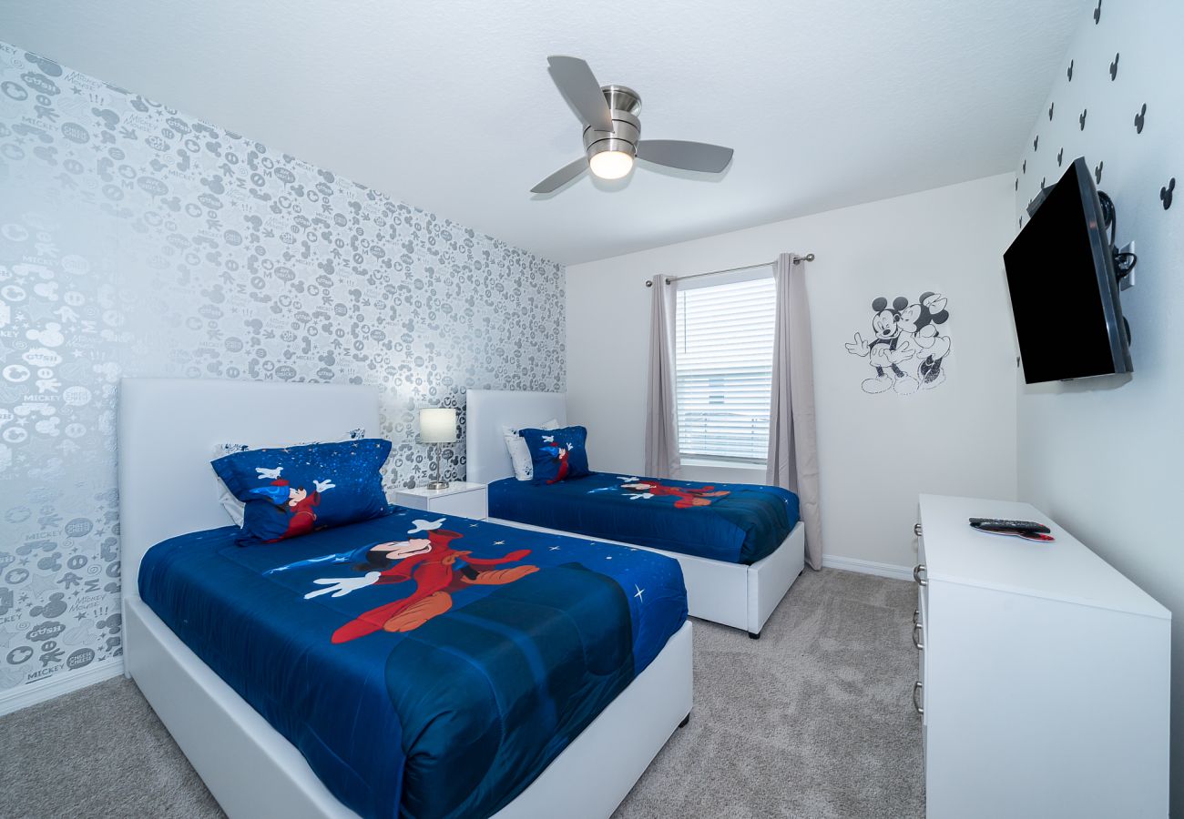 Townhouse in Kissimmee - Sweet Townhouse 4Beds/3Baths/Pool/18Min Disney
