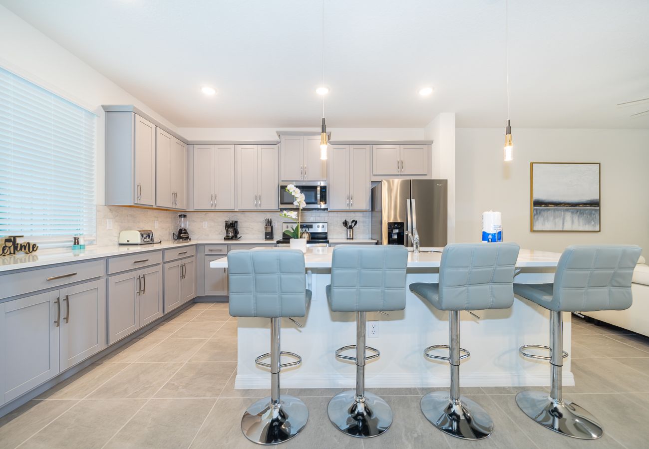 Townhouse in Kissimmee - Sweet Townhouse 4Beds/3Baths/Pool/18Min Disney