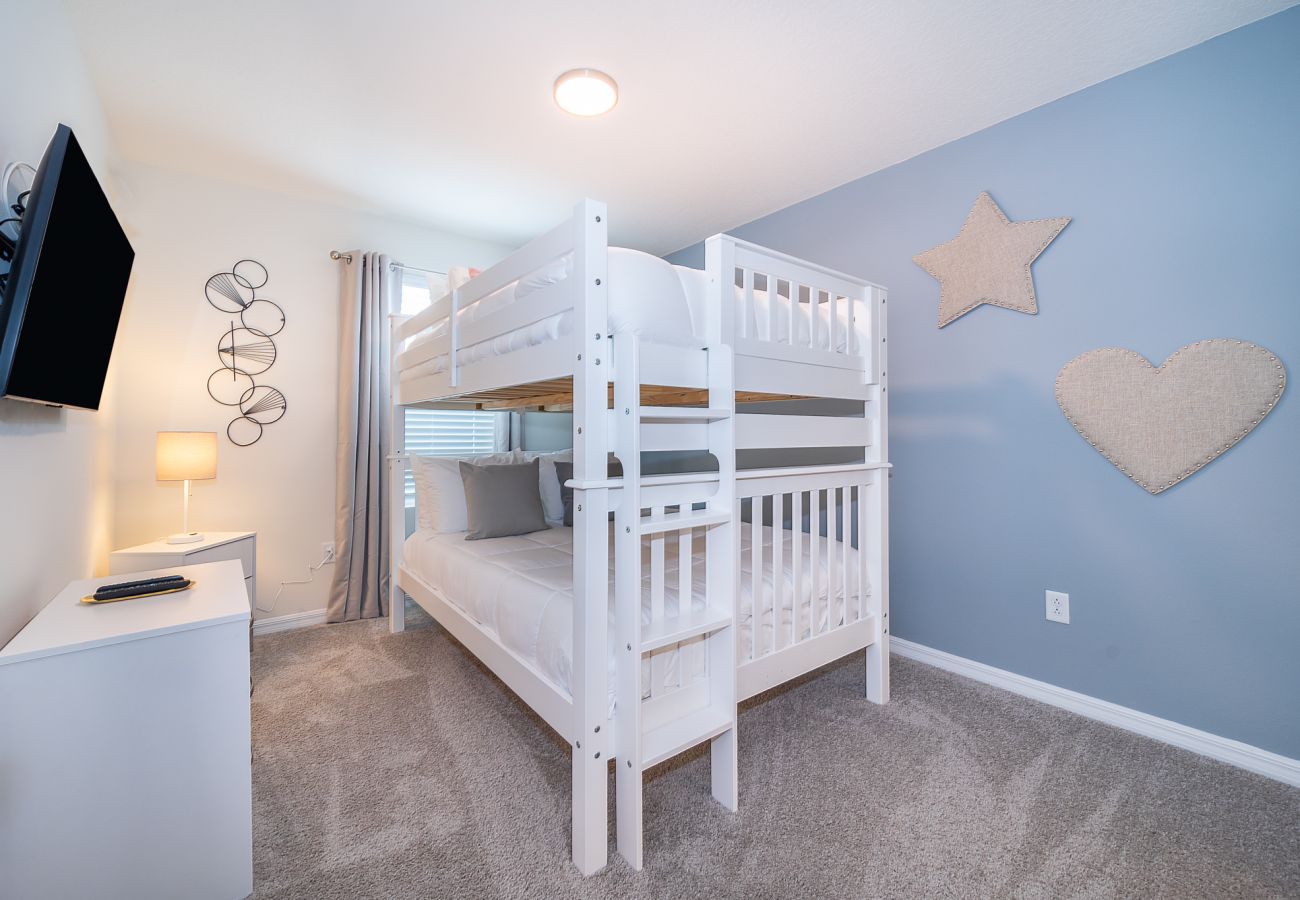 Townhouse in Kissimmee - Sweet Townhouse 4Beds/3Baths/Pool/18Min Disney