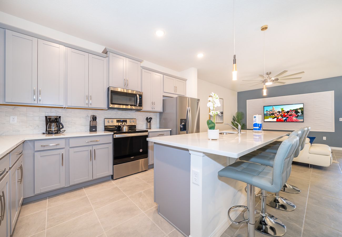 Townhouse in Kissimmee - Sweet Townhouse 4Beds/3Baths/Pool/18Min Disney