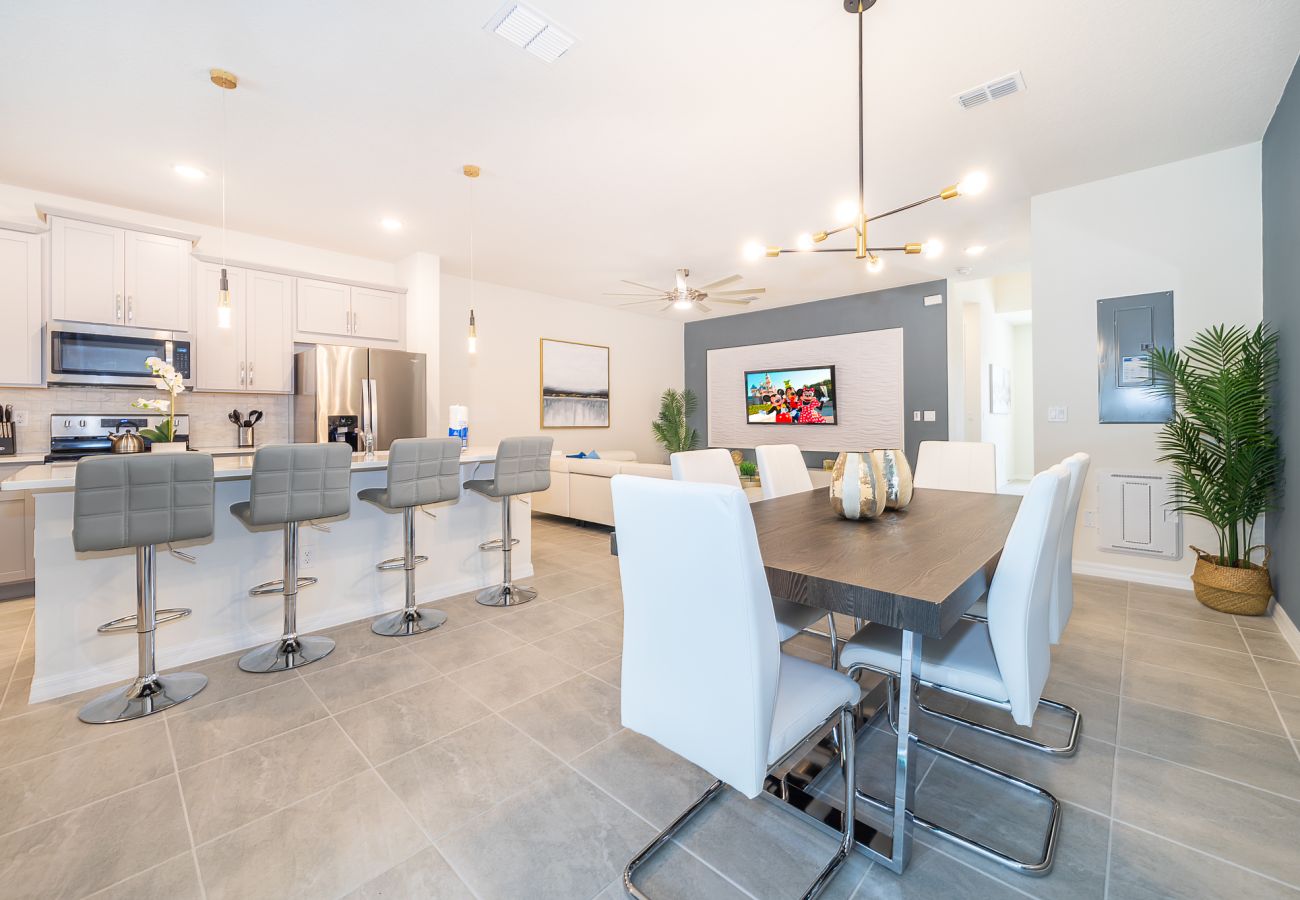 Townhouse in Kissimmee - Sweet Townhouse 4Beds/3Baths/Pool/18Min Disney