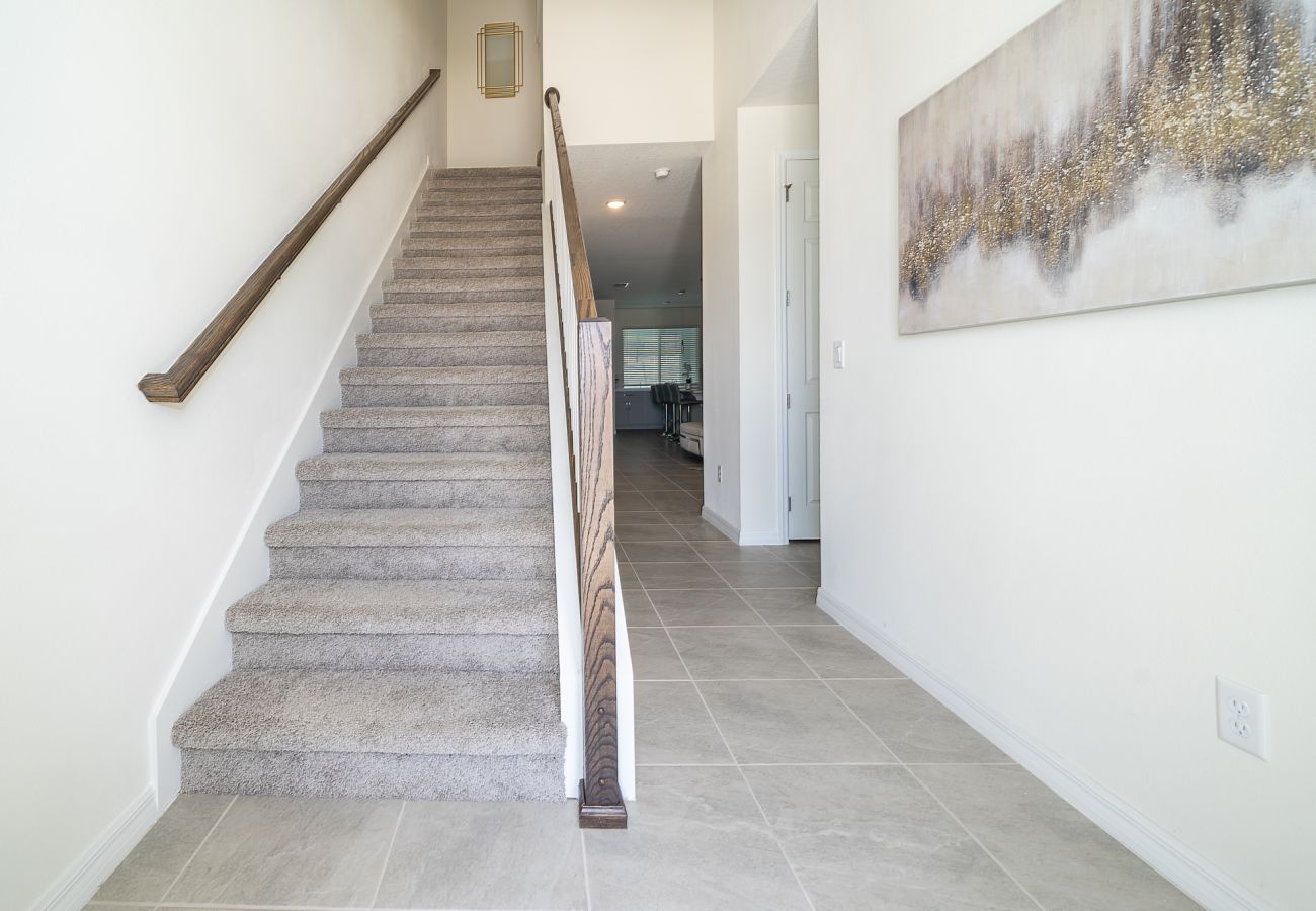 Townhouse in Kissimmee - Sweet Townhouse 4Beds/3Baths/Pool/18Min Disney
