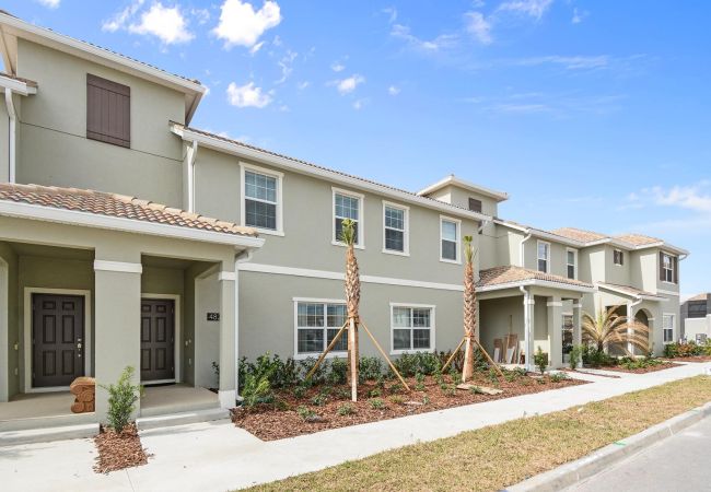 Townhouse in Kissimmee - Modern Townhouse 4Bed/3Bath/Pool/5Min Disney Townhouse in Kissimmee - Modern Townhouse 4Bed/3Bath/Pool/5Min Disney
