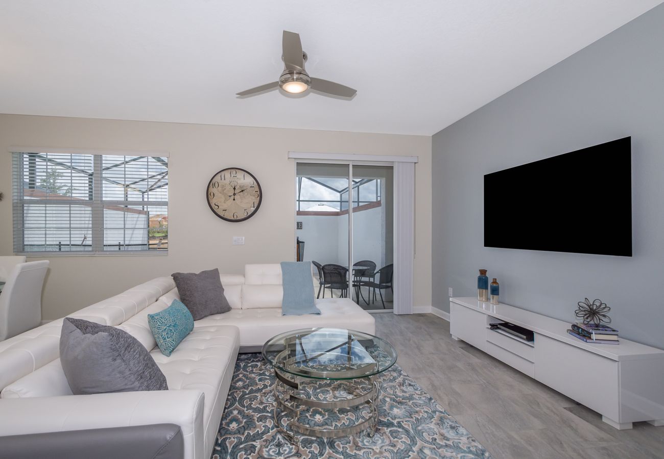 Townhouse in Davenport - Charming Townhouse 5Beds/4Baths/Pool/18 Min Disney