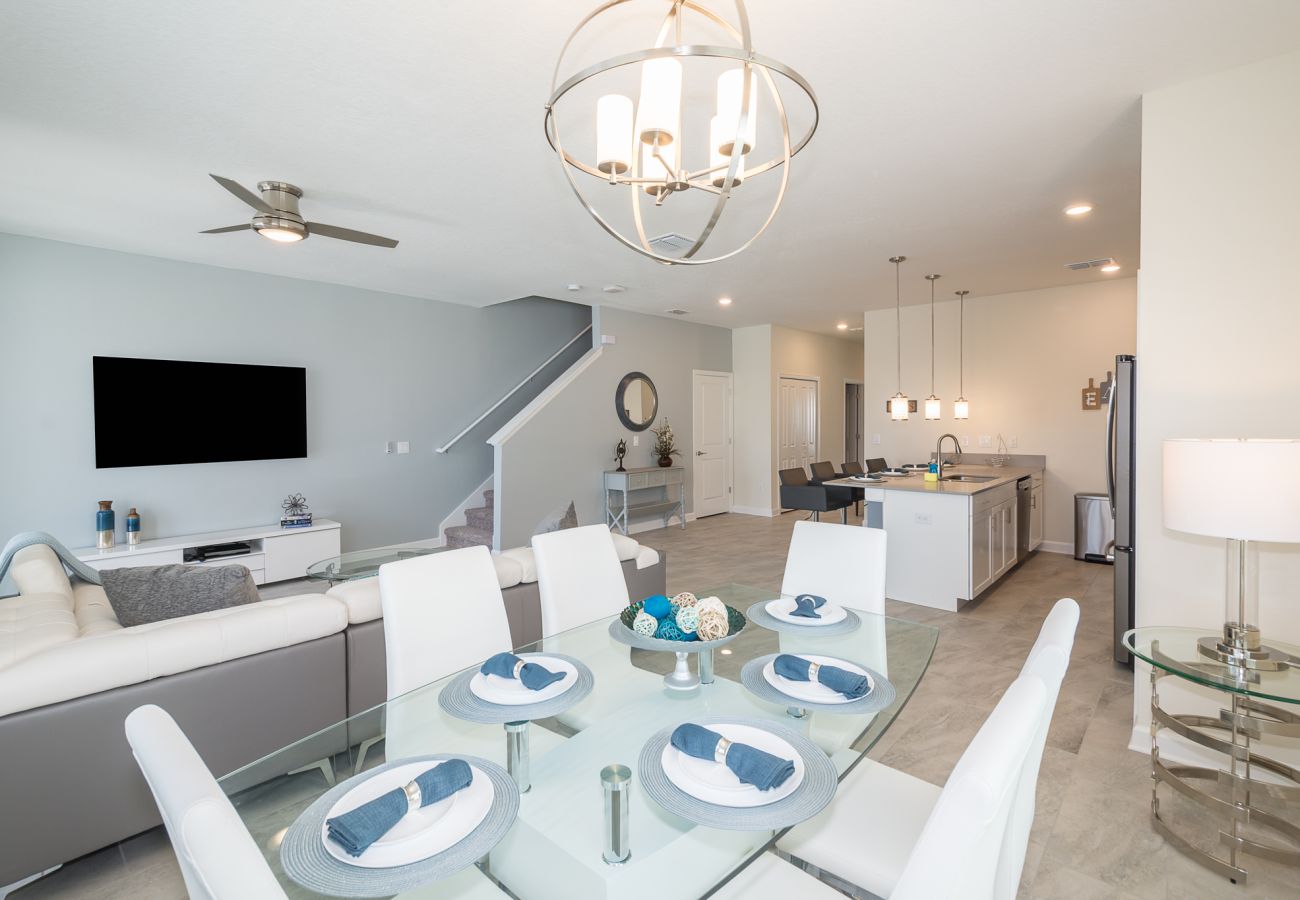 Townhouse in Davenport - Charming Townhouse 5Beds/4Baths/Pool/18 Min Disney