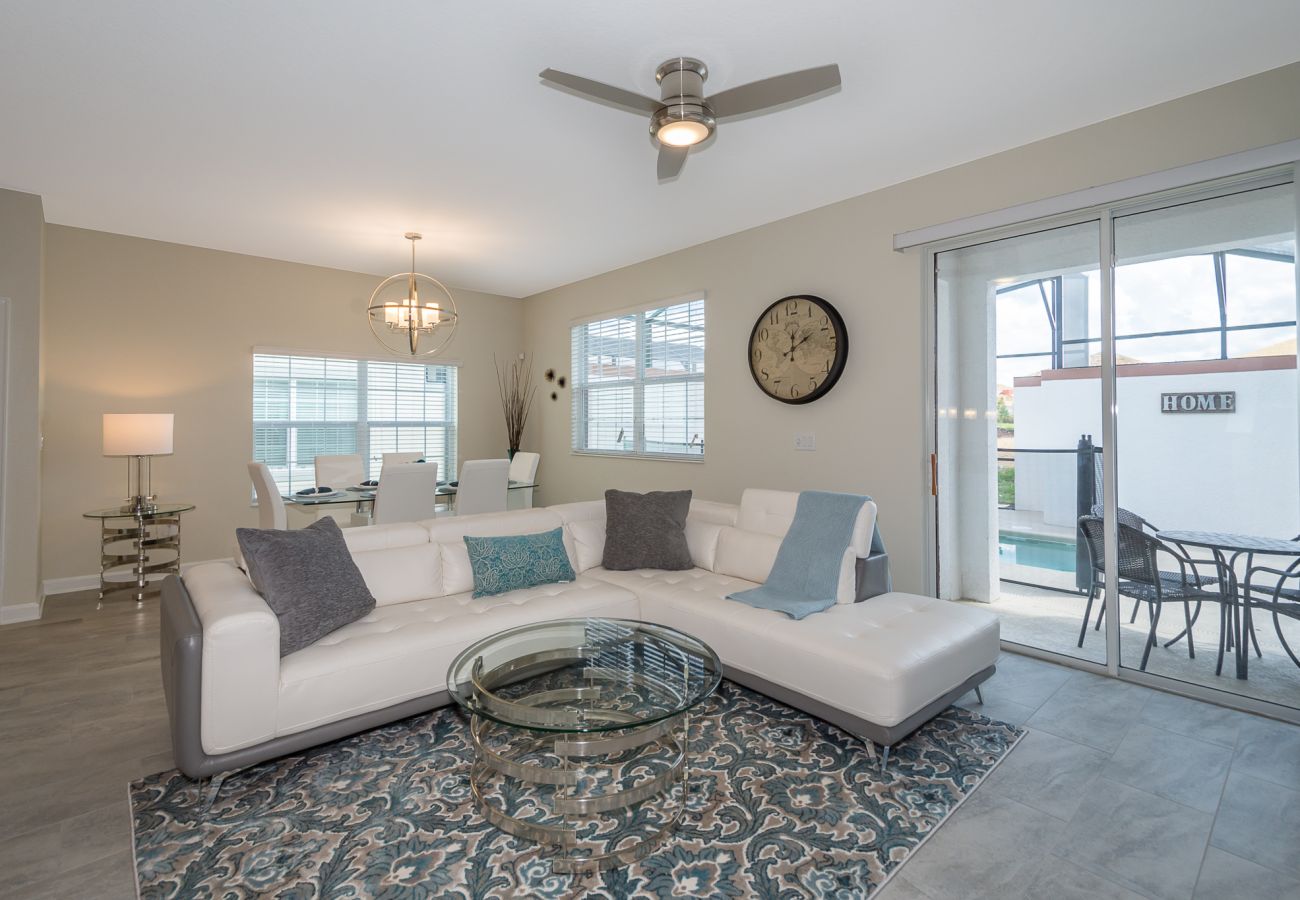 Townhouse in Davenport - Charming Townhouse 5Beds/4Baths/Pool/18 Min Disney