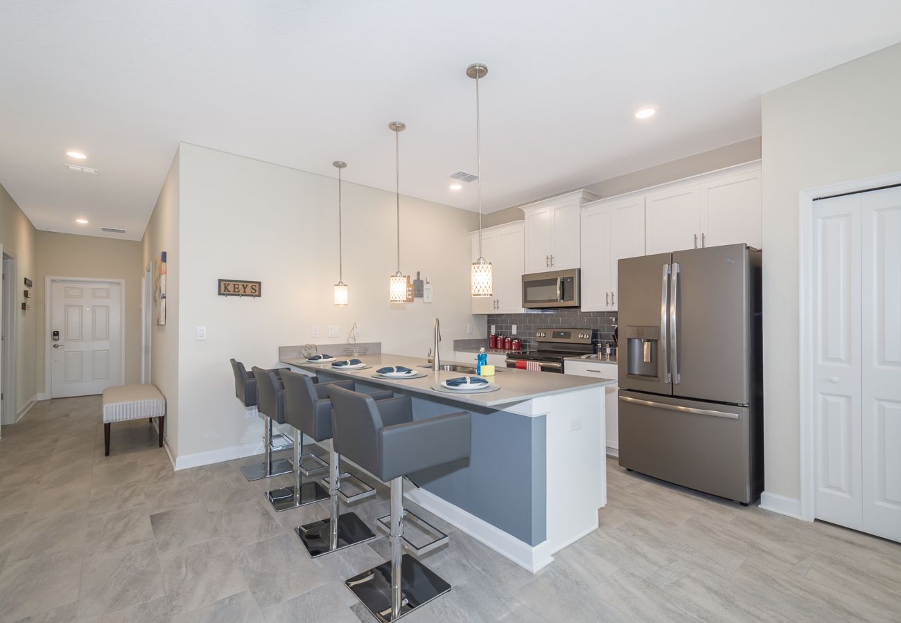 Townhouse in Davenport - Charming Townhouse 5Beds/4Baths/Pool/18 Min Disney