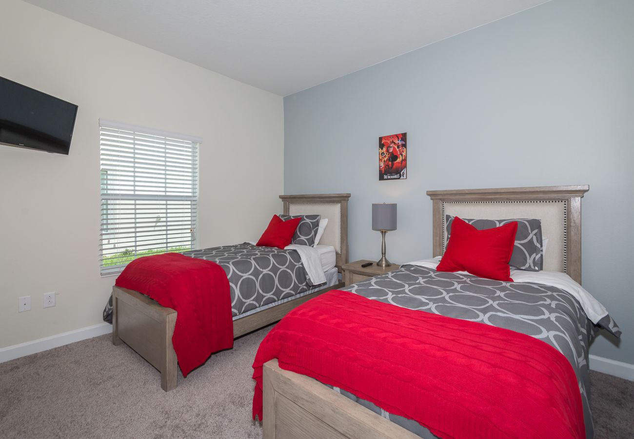 Townhouse in Davenport - Charming Townhouse 5Beds/4Baths/Pool/18 Min Disney