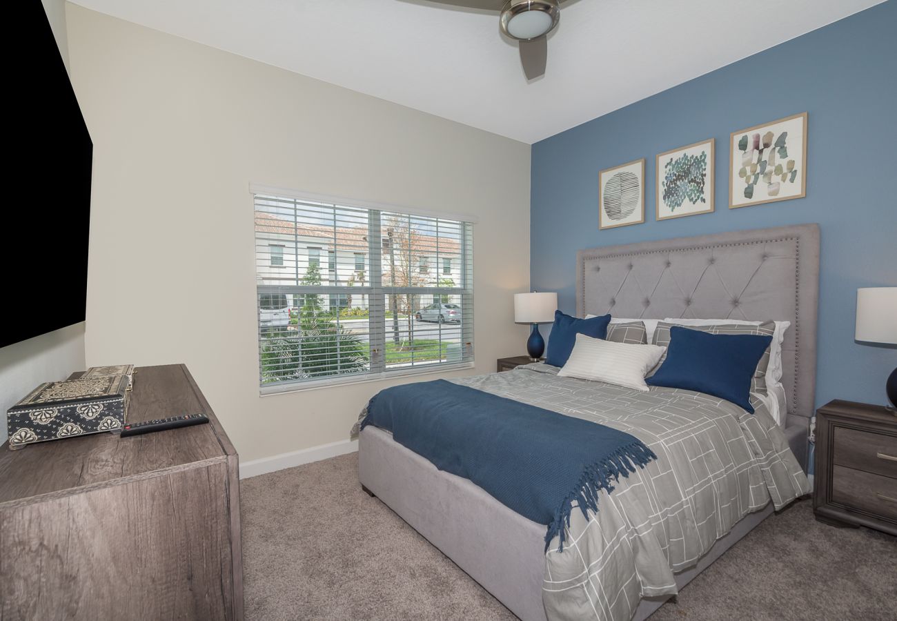 Townhouse in Davenport - Charming Townhouse 5Beds/4Baths/Pool/18 Min Disney