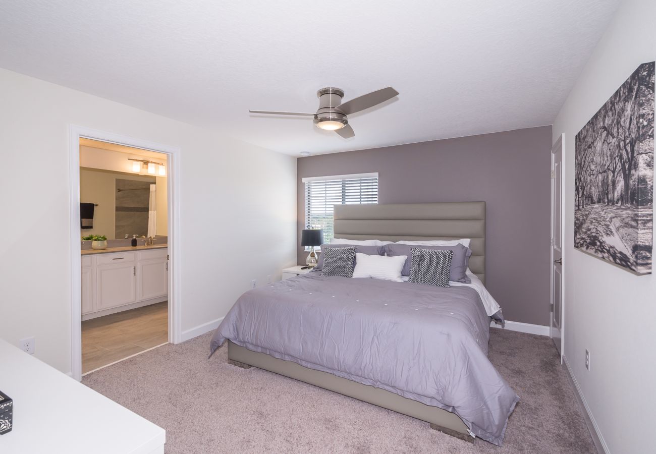 Townhouse in Davenport - Charming Townhouse 5Beds/4Baths/Pool/18 Min Disney