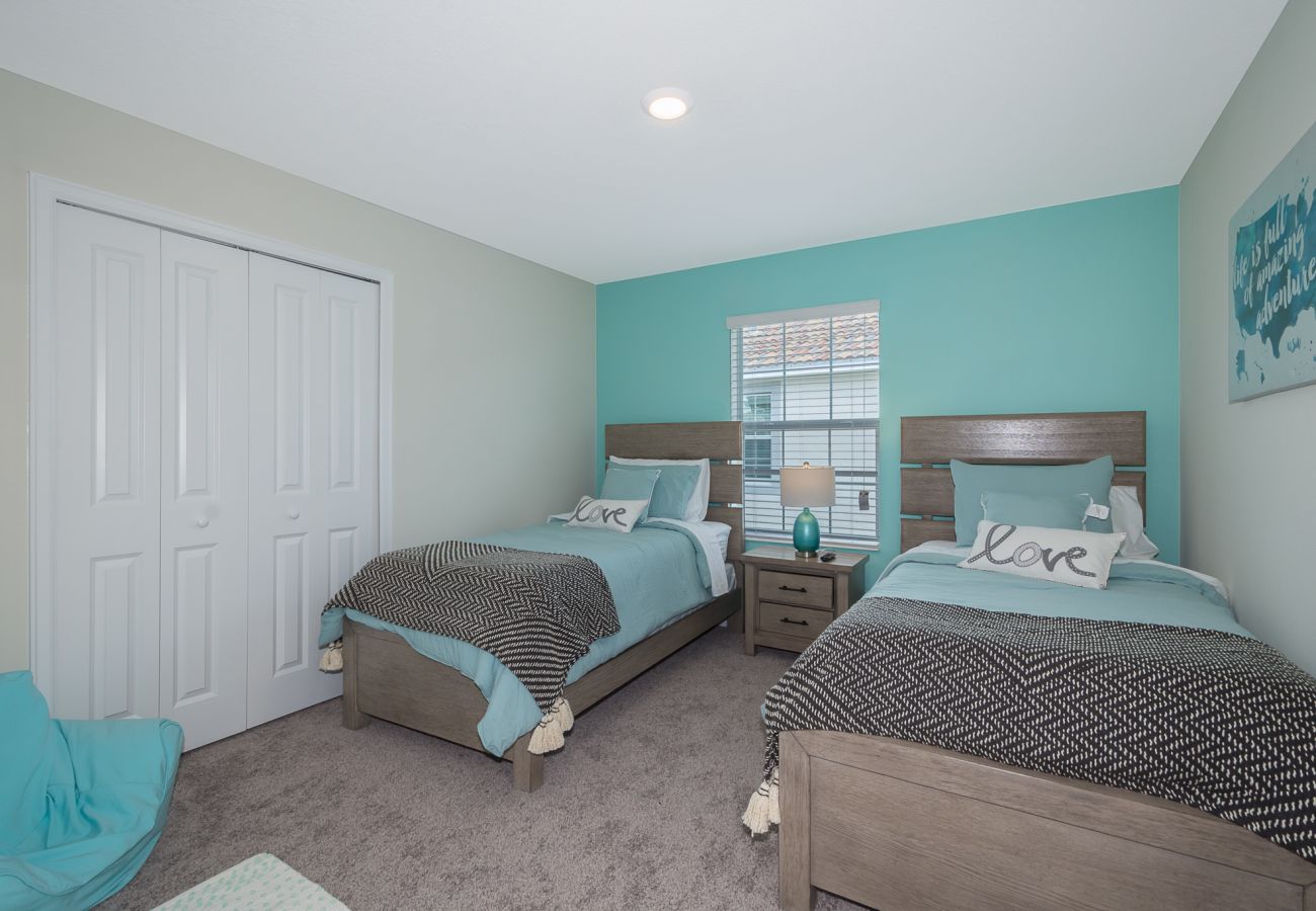 Townhouse in Davenport - Charming Townhouse 5Beds/4Baths/Pool/18 Min Disney