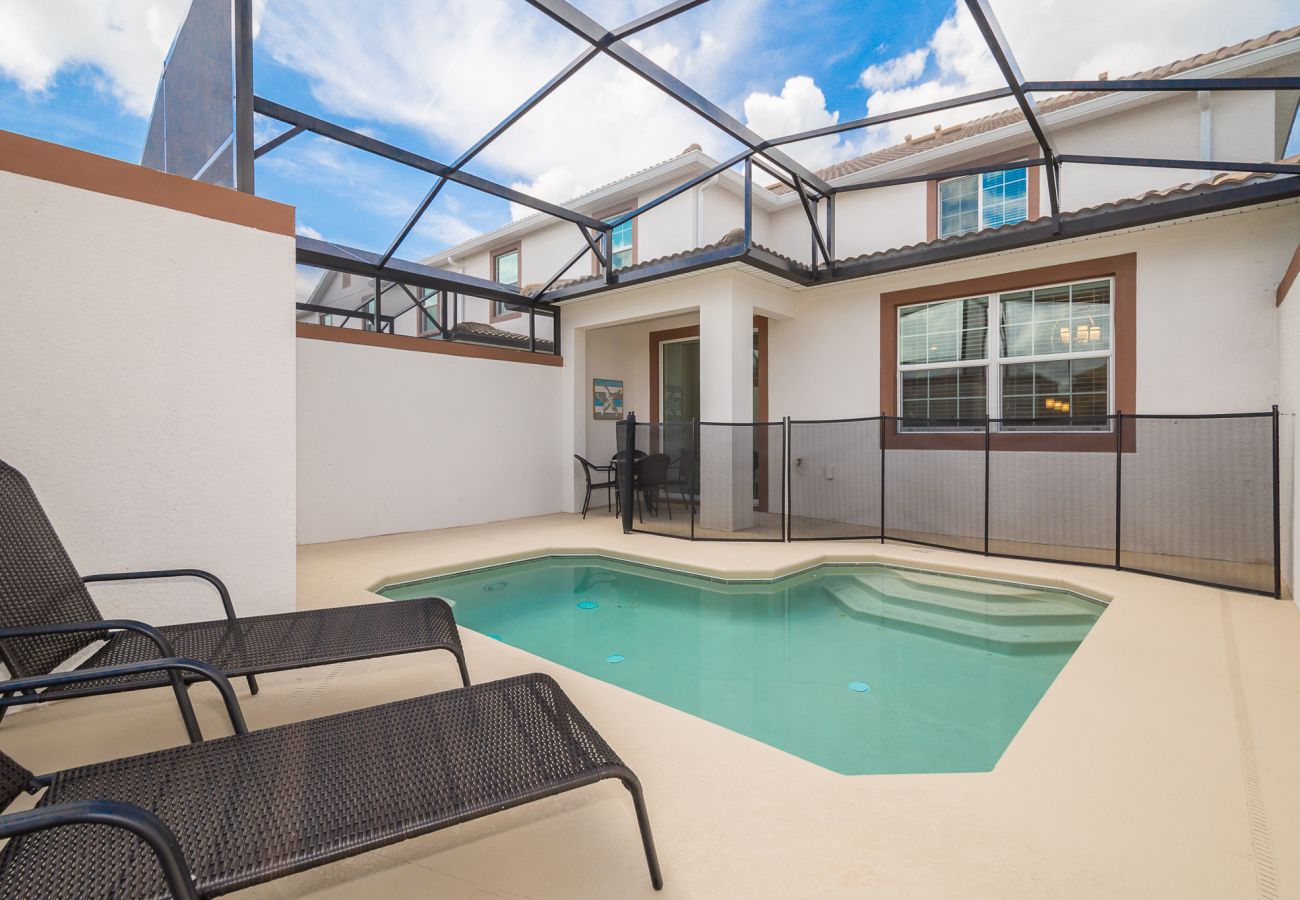 Townhouse in Davenport - Charming Townhouse 5Beds/4Baths/Pool/18 Min Disney