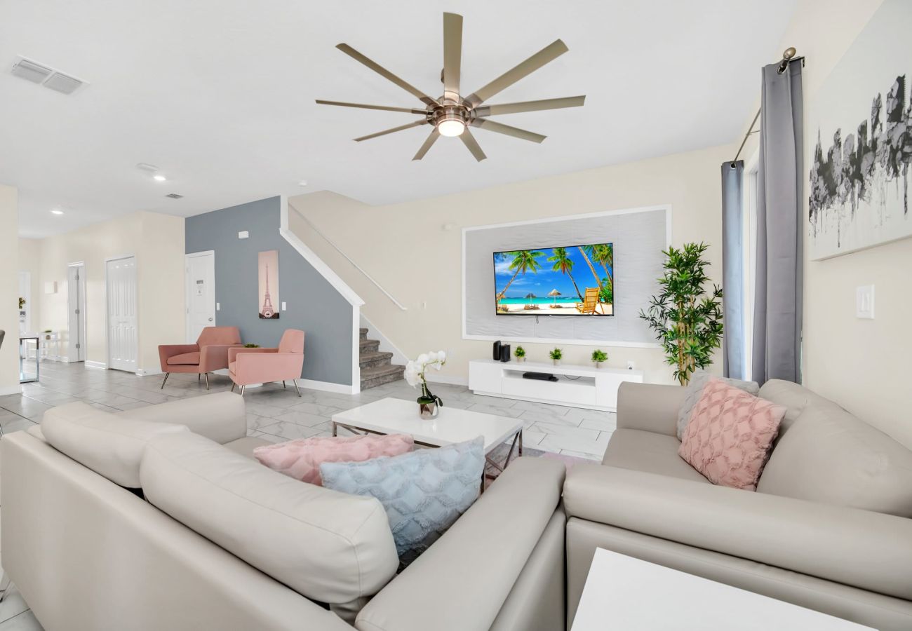 Townhouse in Kissimmee - Spectacular townhouse 5Bed/4Bath/18Min From Disney