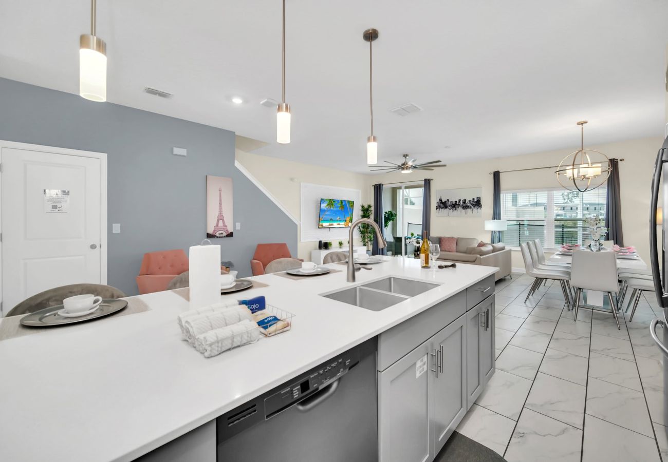 Townhouse in Kissimmee - Spectacular townhouse 5Bed/4Bath/18Min From Disney