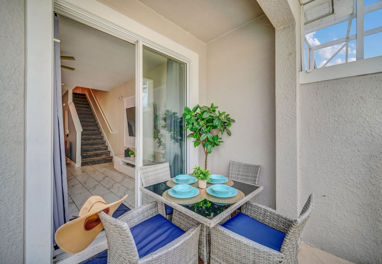Townhouse in Kissimmee - Spectacular townhouse 5Bed/4Bath/18Min From Disney