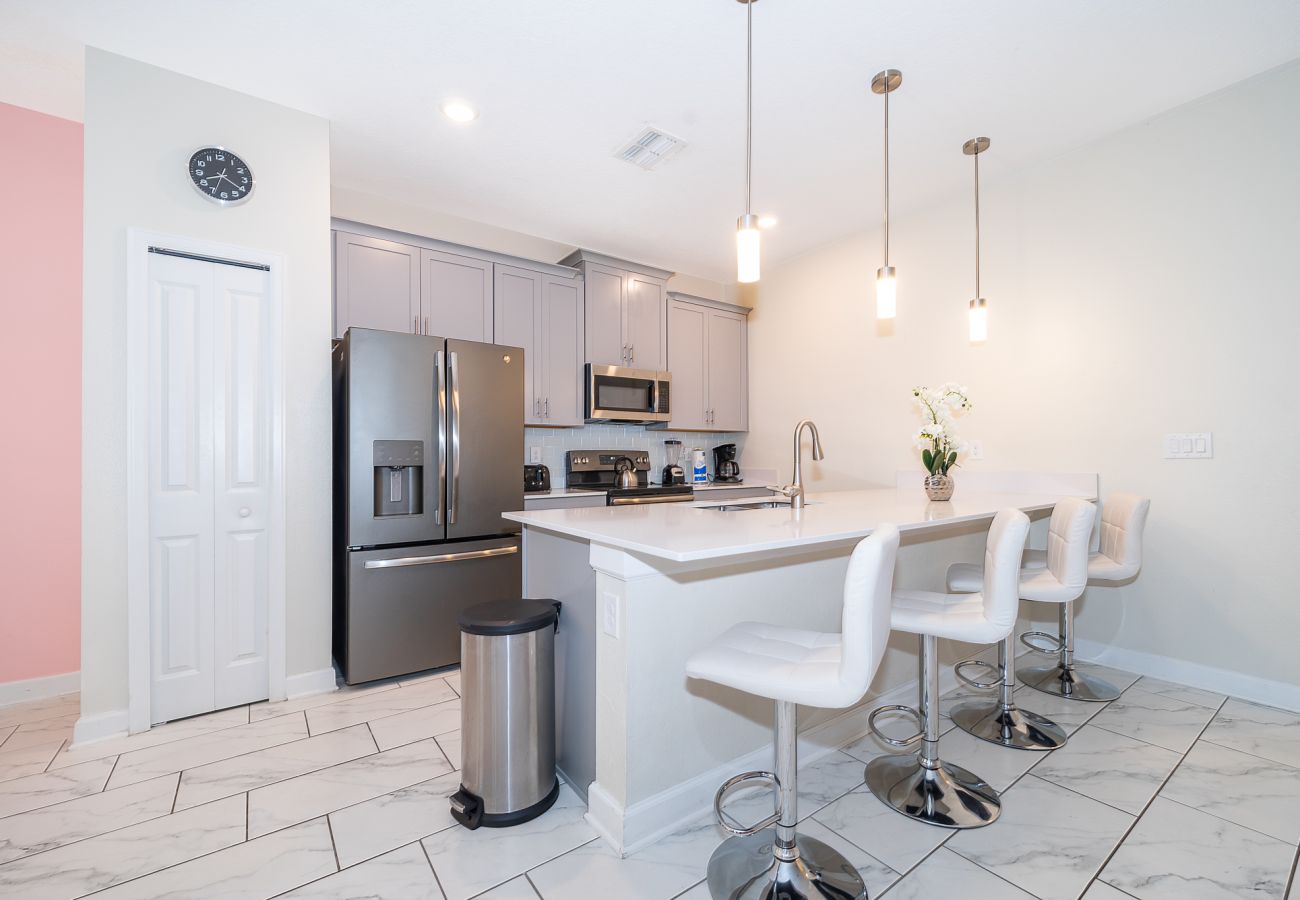 Townhouse in Kissimmee - Spectacular townhouse 5Bed/4Bath/18Min From Disney