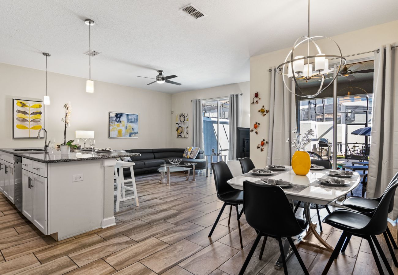 Townhouse in Kissimmee - Beautiful Townhouse 4Bed/3Bath/Pool/5Min Disney
