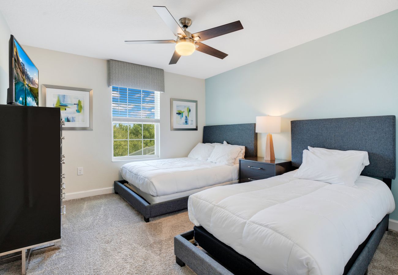 Townhouse in Davenport - Amazing Townhouse 4Bed/3Bath/Pool/18Min from Disney