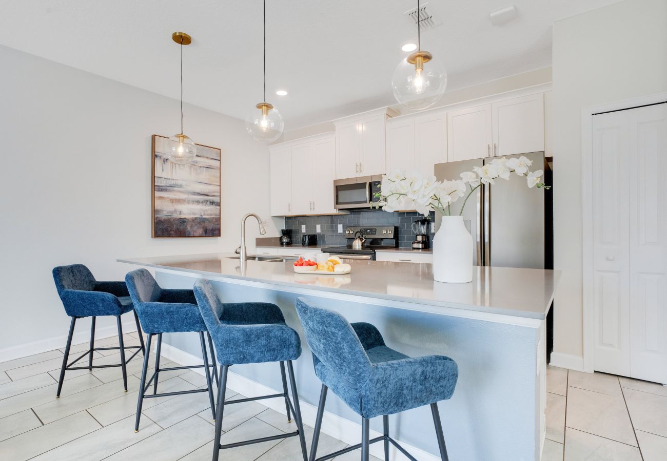 Townhouse in Davenport - Amazing Townhouse 4Bed/3Bath/Pool/18Min from Disney