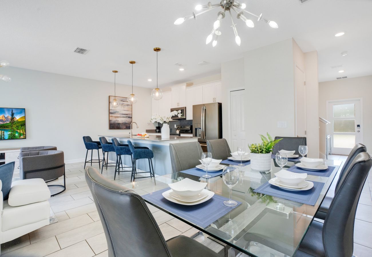 Townhouse in Davenport - Amazing Townhouse 4Bed/3Bath/Pool/18Min from Disney