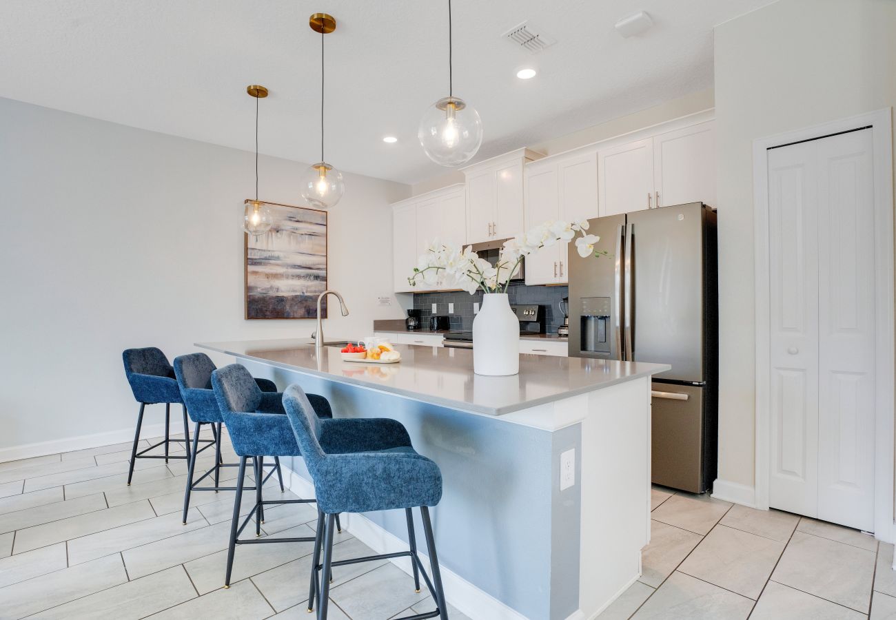 Townhouse in Davenport - Amazing Townhouse 4Bed/3Bath/Pool/18Min from Disney