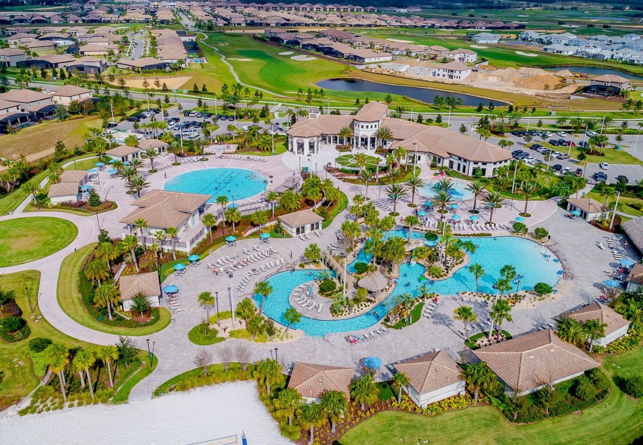 Villa in Davenport - Pretty Villa 6Bed/5Bath/Pool/Jacuzzi/18Min Disney