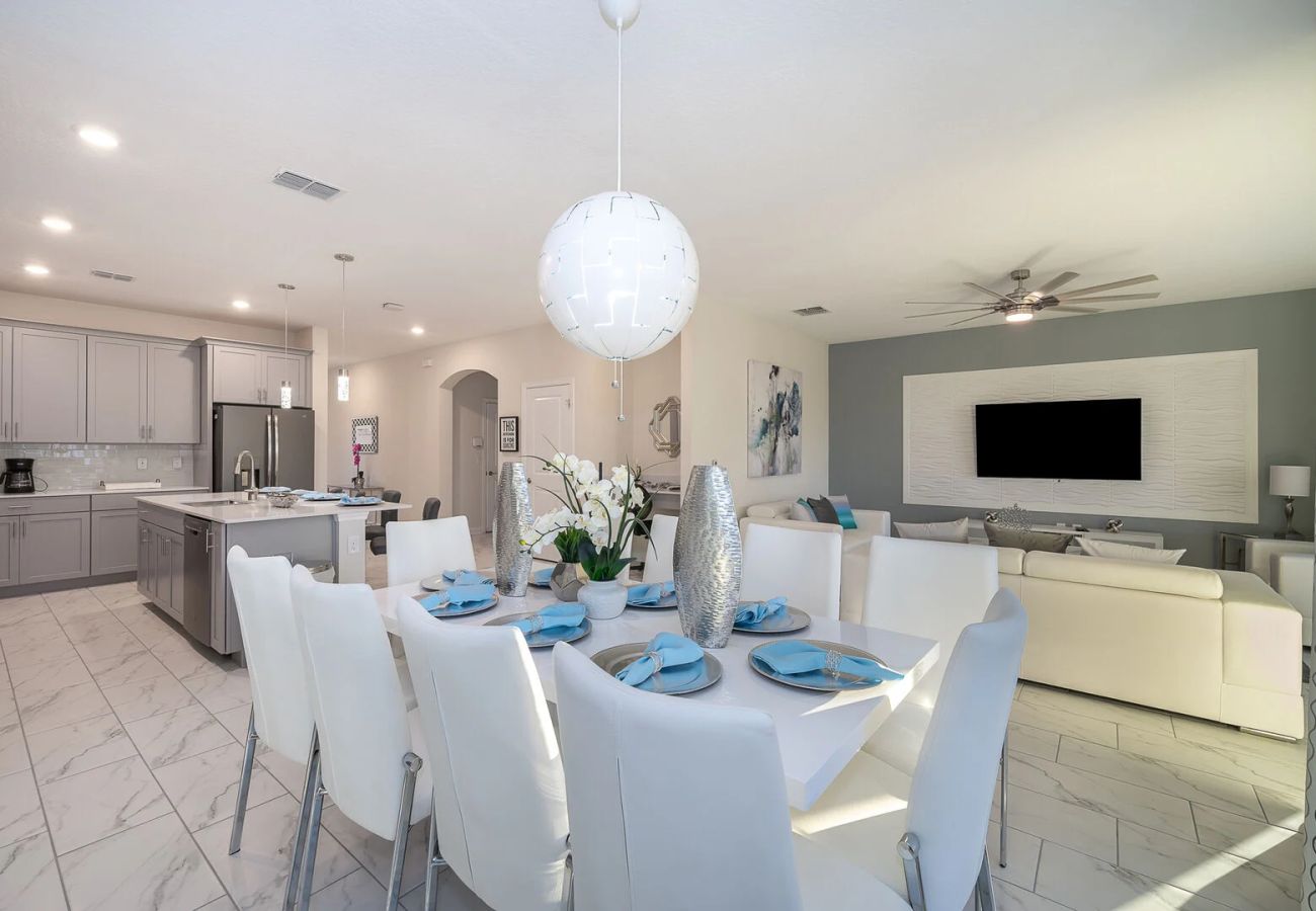 Villa in Davenport - Pretty Villa 6Bed/5Bath/Pool/Jacuzzi/18Min Disney