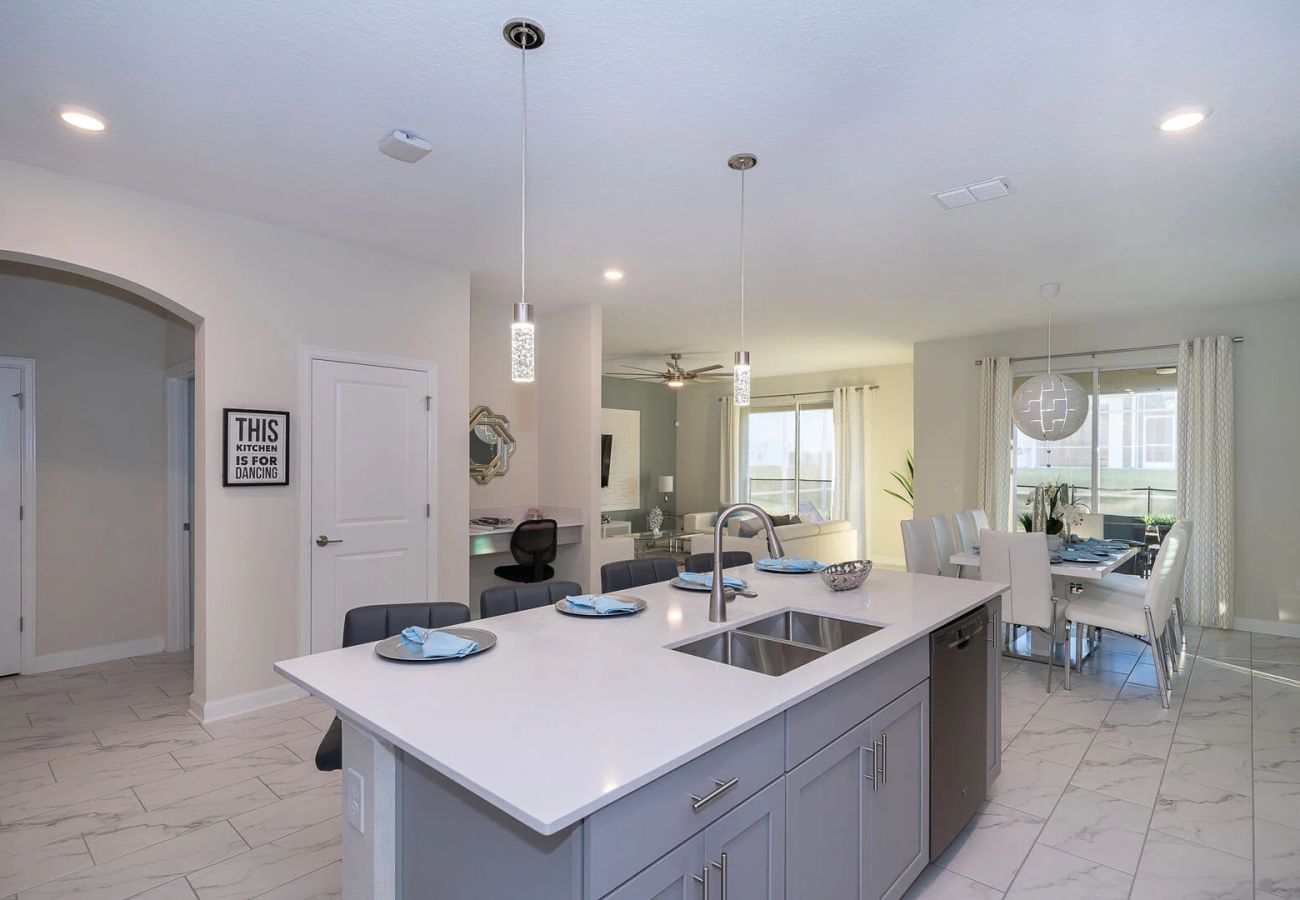 Villa in Davenport - Pretty Villa 6Bed/5Bath/Pool/Jacuzzi/18Min Disney
