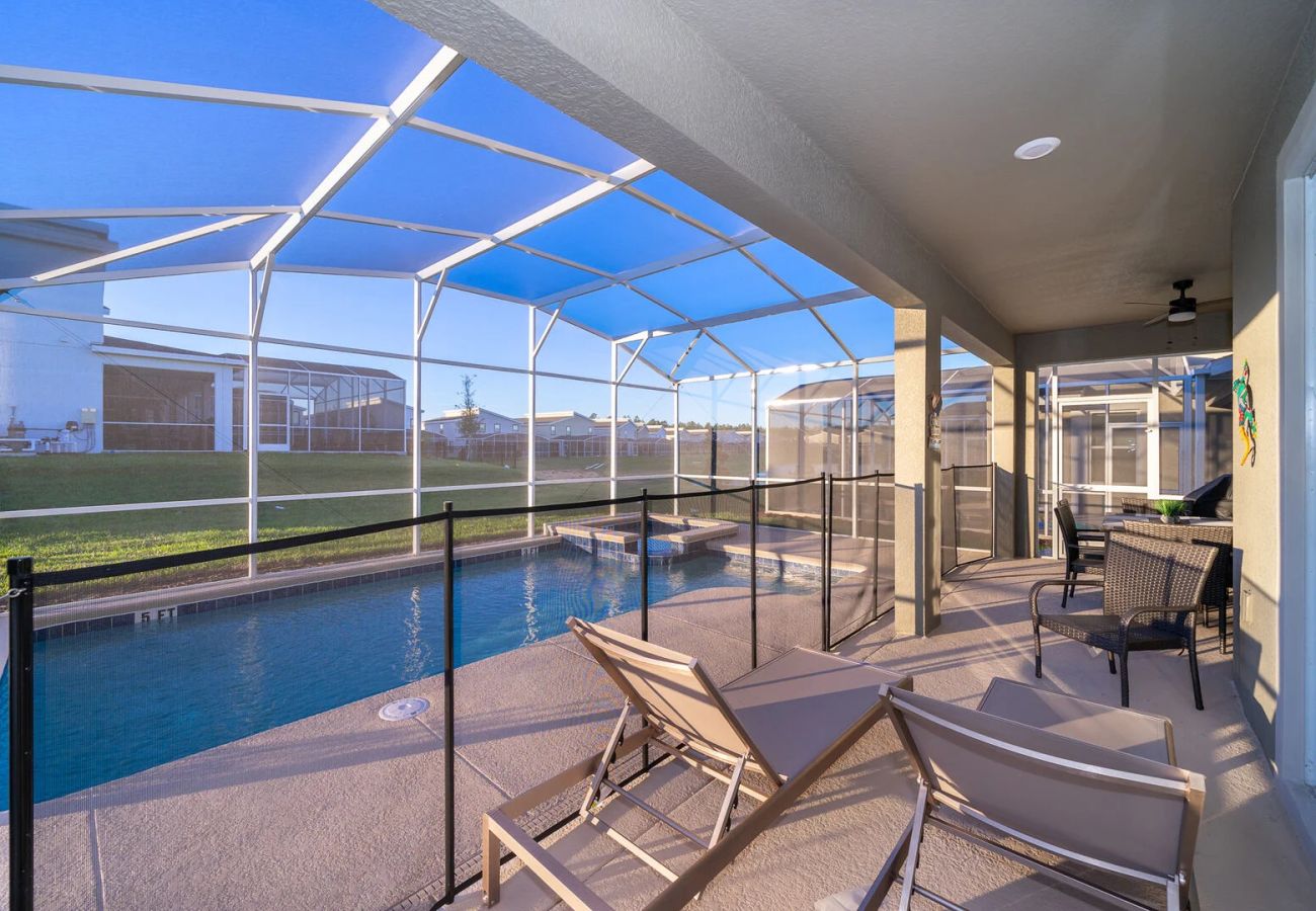 Villa in Davenport - Pretty Villa 6Bed/5Bath/Pool/Jacuzzi/18Min Disney