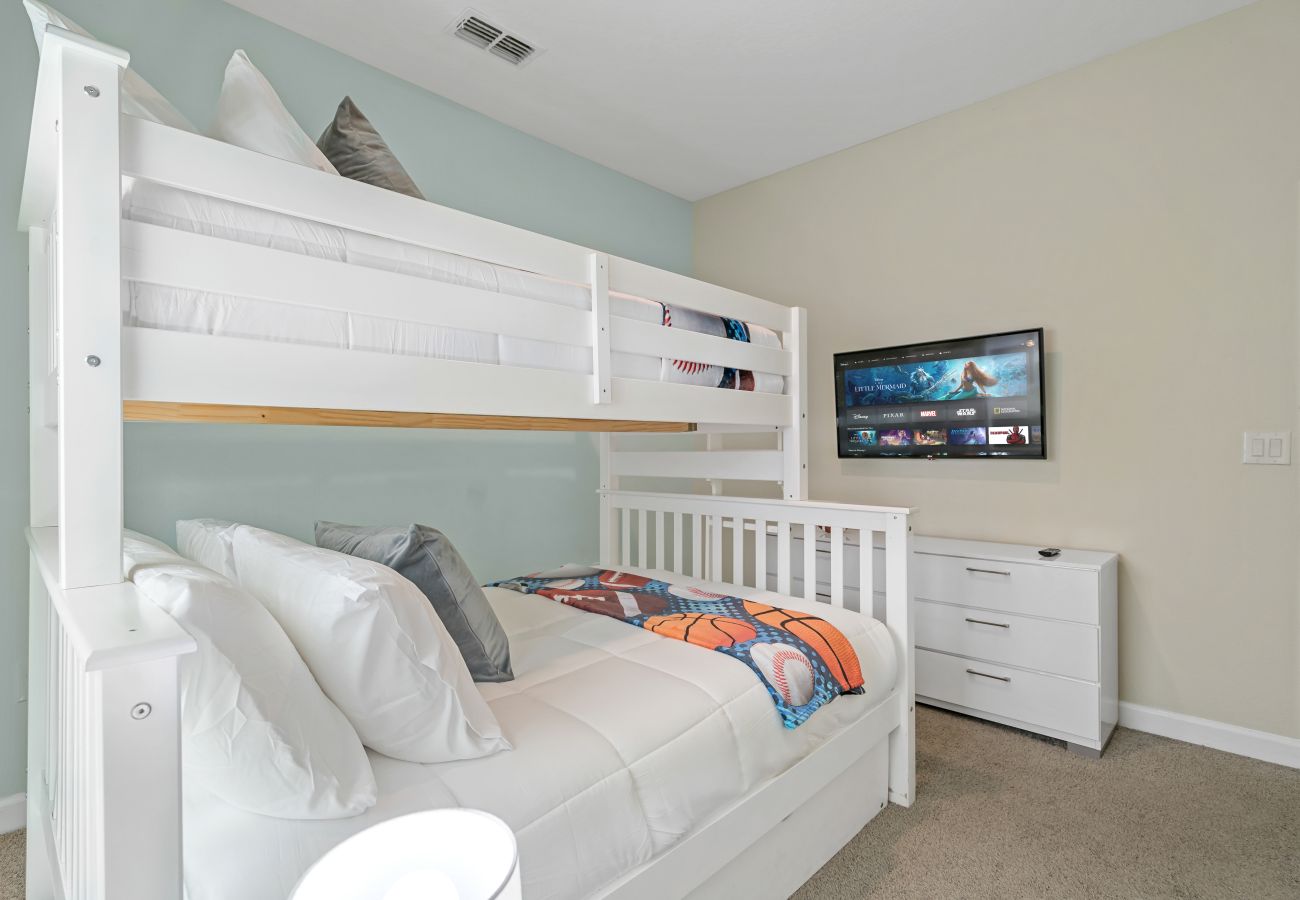 Townhouse in Kissimmee - Wonderful Townhouse 5Beds/4Baths/Pool/5 Min Disney