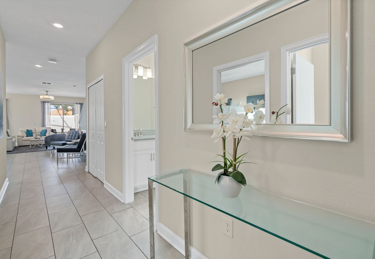 Townhouse in Kissimmee - Wonderful Townhouse 5Beds/4Baths/Pool/5 Min Disney