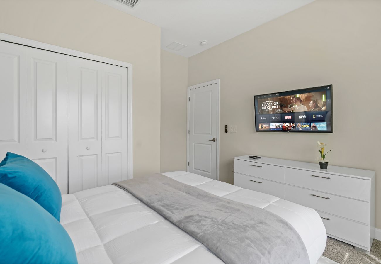 Townhouse in Kissimmee - Wonderful Townhouse 5Beds/4Baths/Pool/5 Min Disney