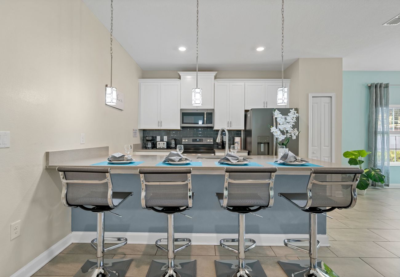 Townhouse in Kissimmee - Wonderful Townhouse 5Beds/4Baths/Pool/5 Min Disney