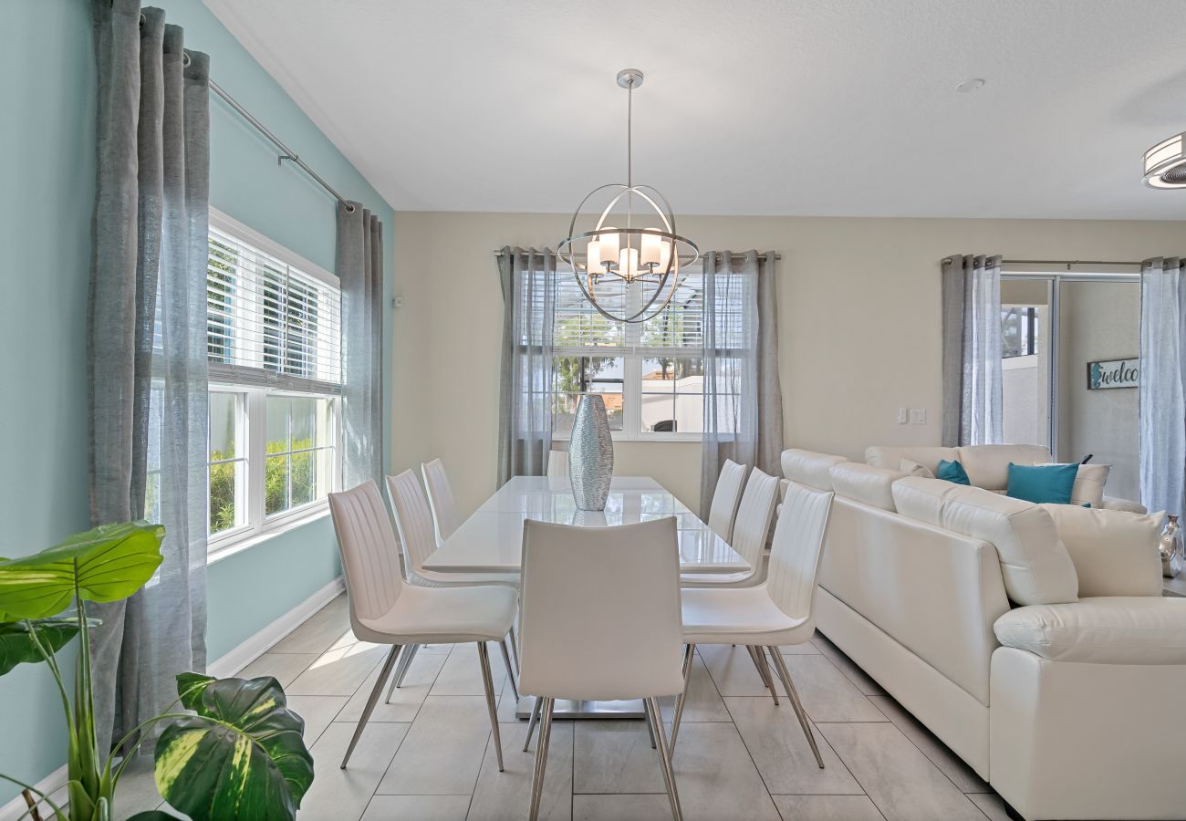 Townhouse in Kissimmee - Wonderful Townhouse 5Beds/4Baths/Pool/5 Min Disney