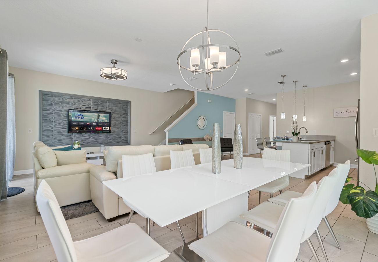 Townhouse in Kissimmee - Wonderful Townhouse 5Beds/4Baths/Pool/5 Min Disney