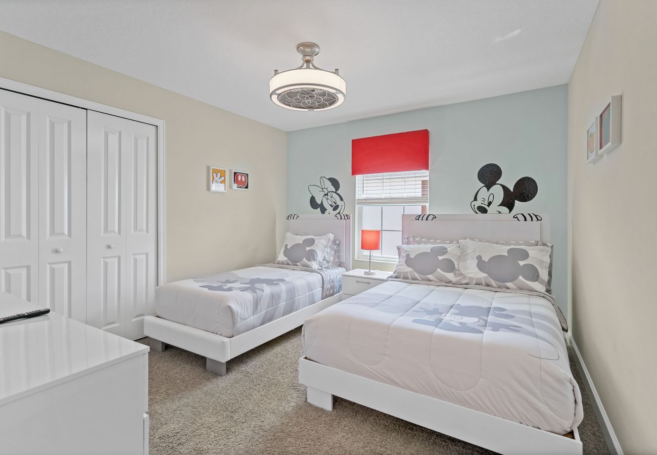 Townhouse in Kissimmee - Wonderful Townhouse 5Beds/4Baths/Pool/5 Min Disney
