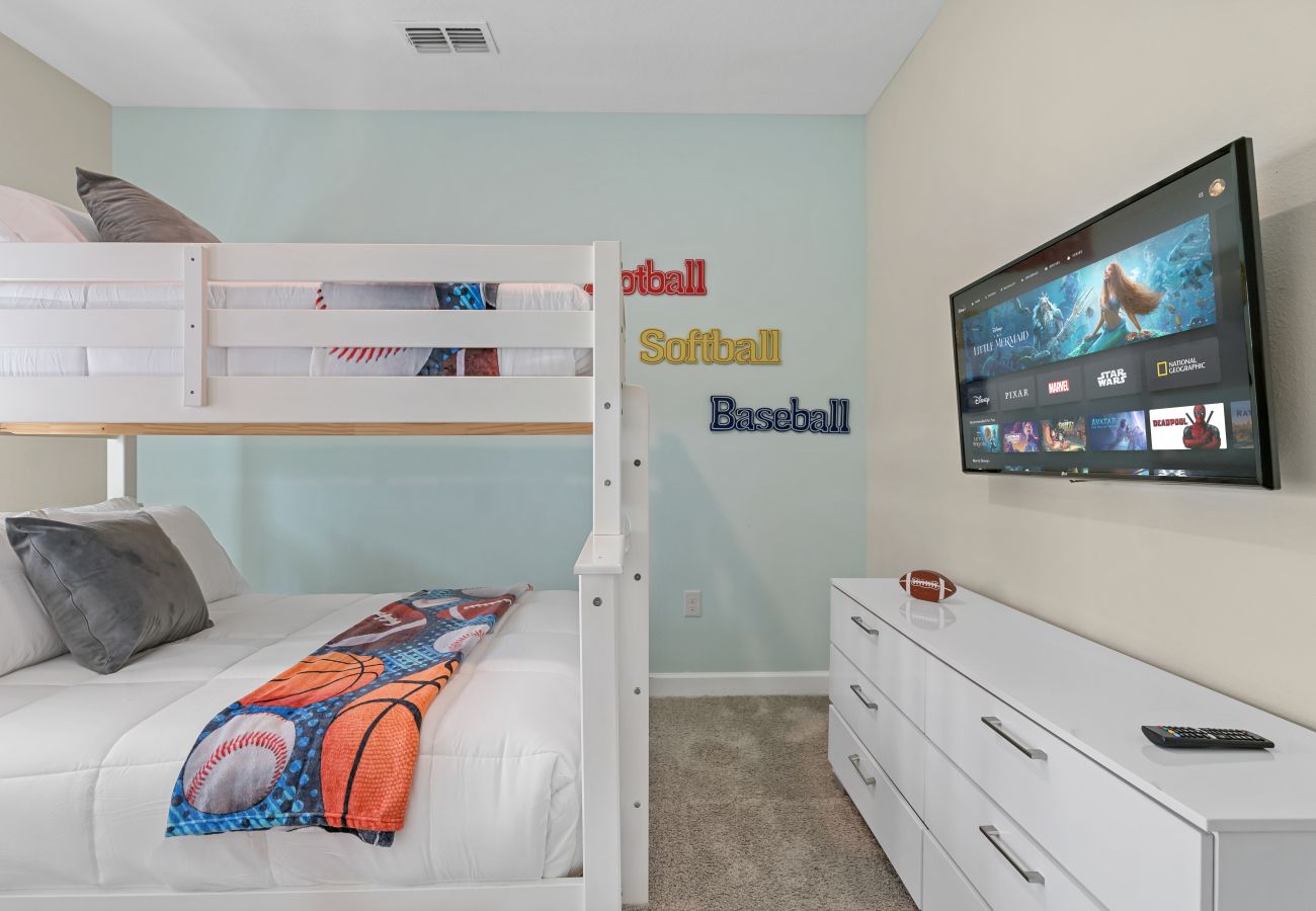 Townhouse in Kissimmee - Wonderful Townhouse 5Beds/4Baths/Pool/5 Min Disney