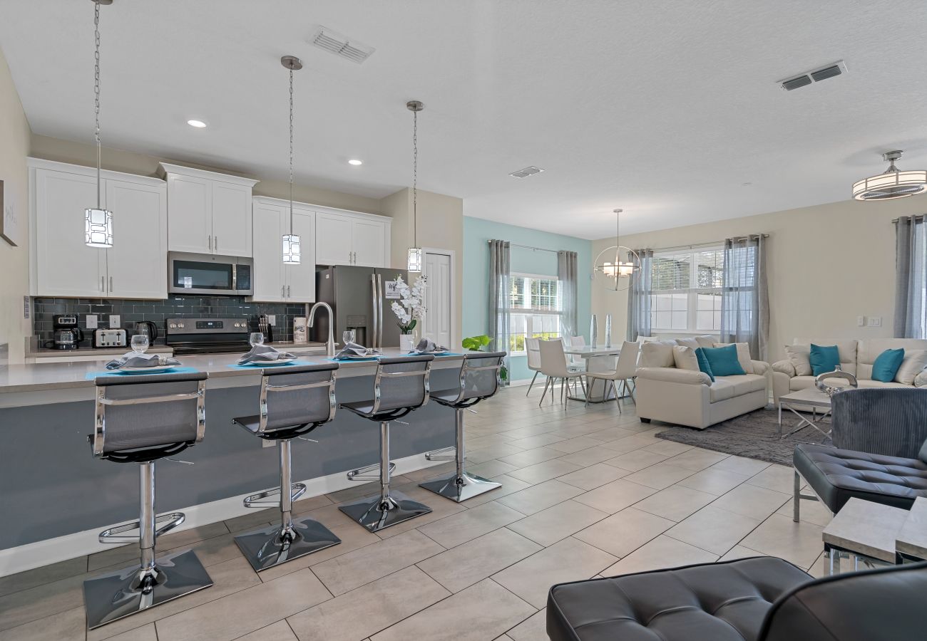 Townhouse in Kissimmee - Wonderful Townhouse 5Beds/4Baths/Pool/5 Min Disney