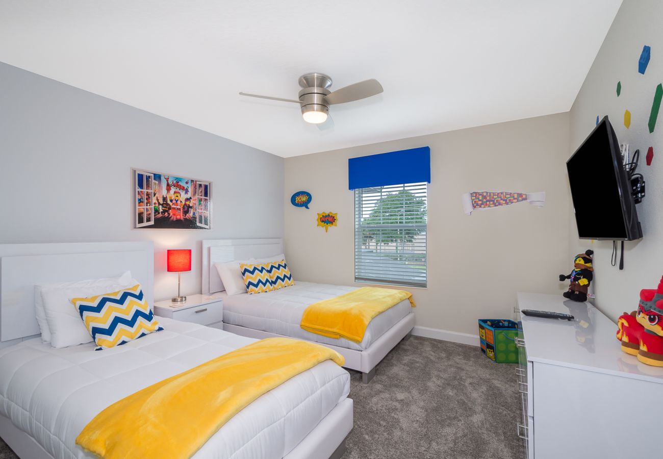 Townhouse in Kissimmee - Glamorous Townhouse 4Bed/3Bath/Pool/5Min Disney