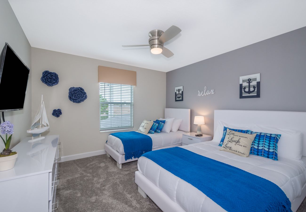 Townhouse in Kissimmee - Glamorous Townhouse 4Bed/3Bath/Pool/5Min Disney