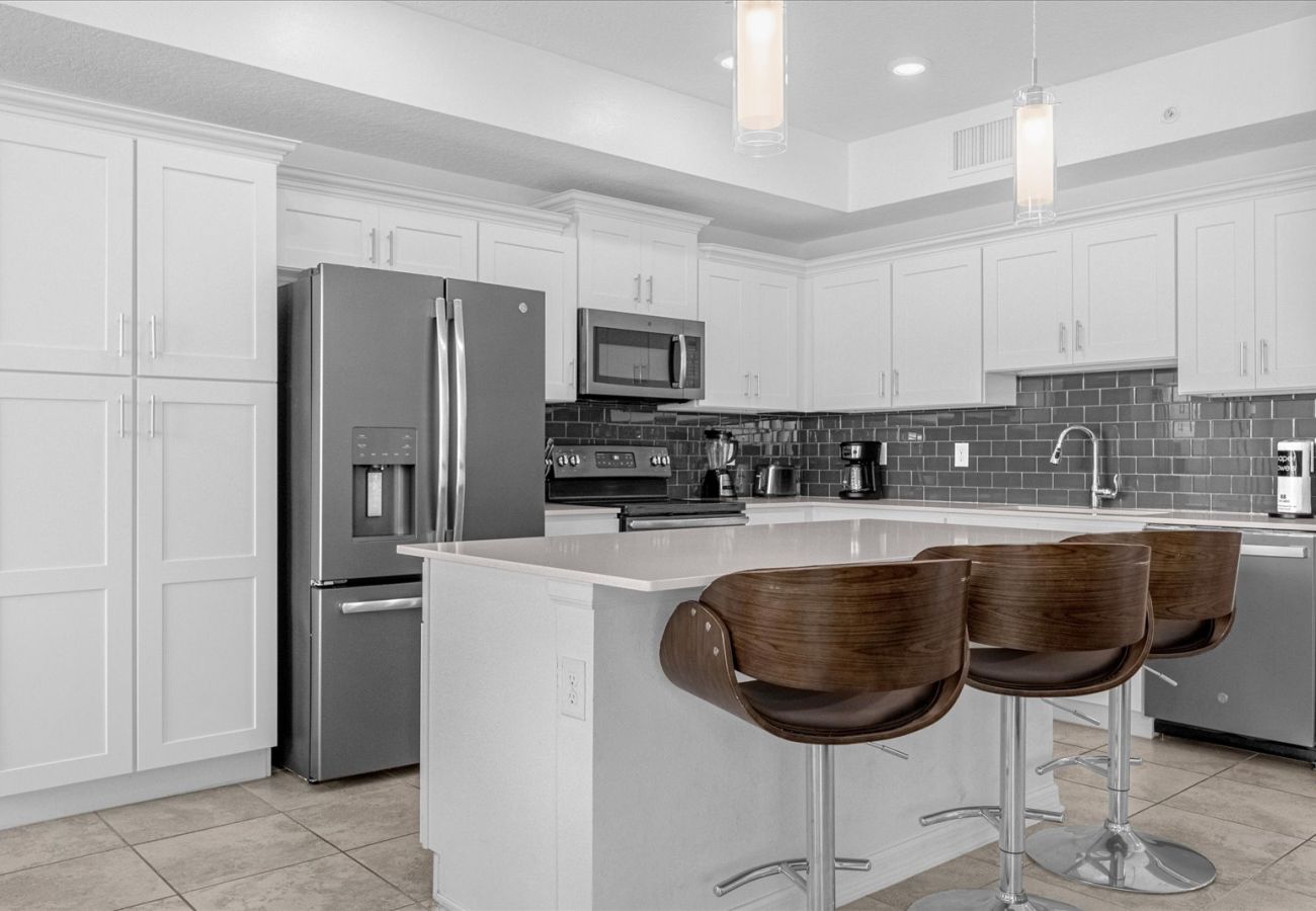 Apartment in Kissimmee - Luxury Condo 2Bed/2Bath/5Min Disney