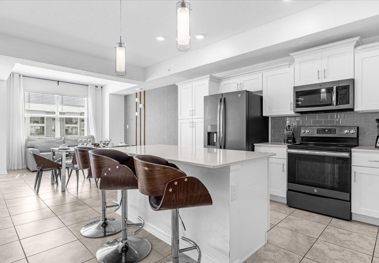Apartment in Kissimmee - Luxury Condo 2Bed/2Bath/5Min Disney